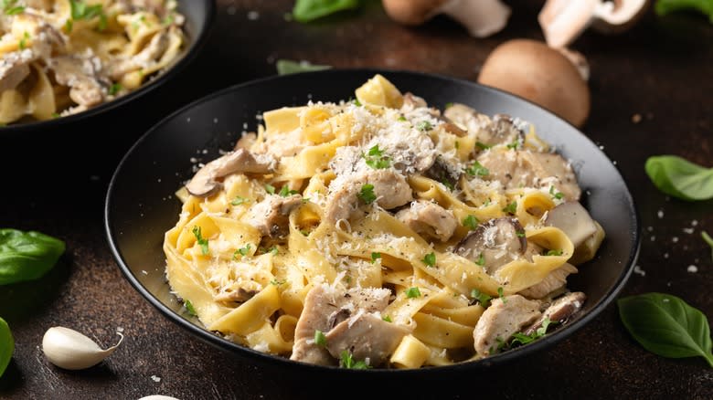 fettuccine Alfredo with chicken