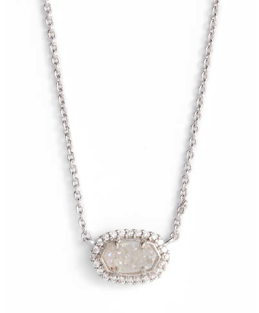 Kendra Scott Chelsea Pendant Necklace. Image via Nordstrom.