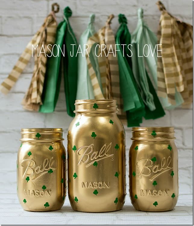 DIY Shamrock Mason Jars