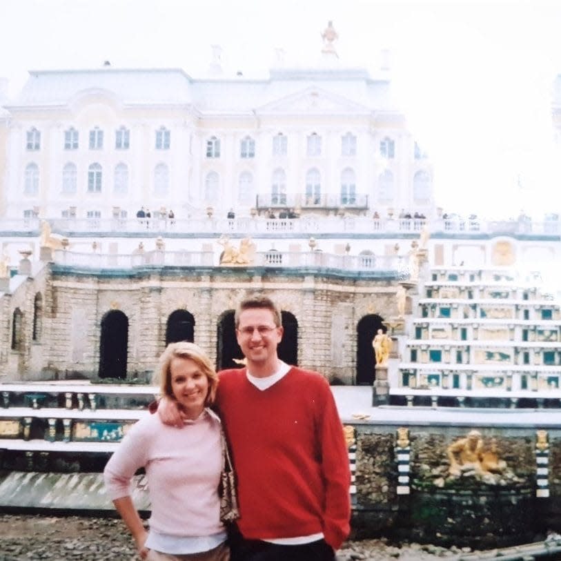 Ellen and her husband in the snow at Peterhof