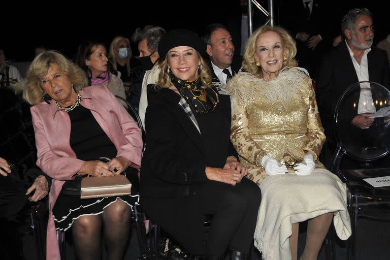 Mirtha Legrand y Marcela en una de sus clásicas salidas 