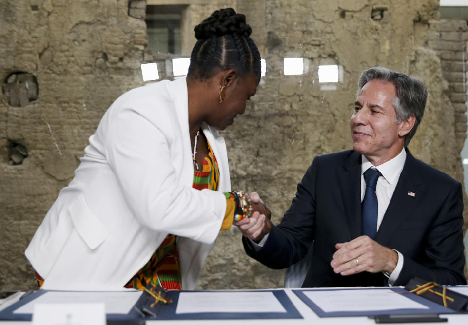 Colombia's Vice President Francia Marquez shakes hands with U.S. Secretary of State Antony Blinken during their visit to Fragmentos Museum, Monday, Oct. 3, 2022, in Bogota, Colombia. (Luisa Gonzalez/Pool via AP)