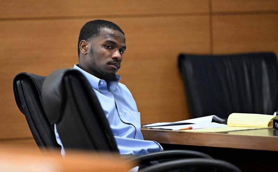 Shamar Johnson awaits the verdict during his trial at the Manatee County Judicial Center, for the 2021 shooting that killed Cecil Richardson. Tiffany Tompkins/ttompkins@bradenton.com