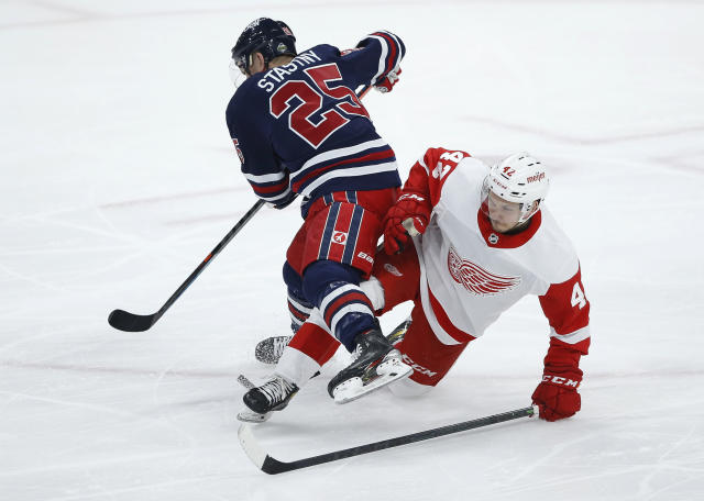 Gagner scores 2 to top 500 points, Red Wings beat Jets 3-1 - The San Diego  Union-Tribune