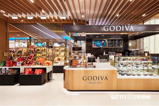 GODIVA推出首間咖啡店型，還有獨家新品可芙。（圖／品牌提供）