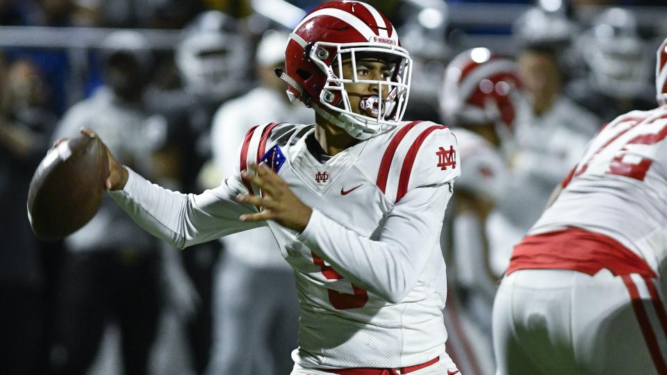 10/25/19 10:00:25 PM -- Bellflower, CA, U.S.A. — Mater Dei Monarchs quarterback Bryce Young (9) throws a pass during the 4th quarter against the St. John Bosco Braves at Parish Family Stadium. Photo by Robert Hanashiro, USA TODAY Staff ORG XMIT:  RH 138328 Mater Dei v. St. 10/25/2019 [Via MerlinFTP Drop]