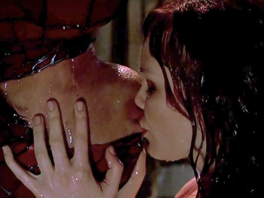 spider man mary jane watson kiss