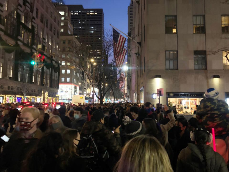 fifth avenue christmas shopping