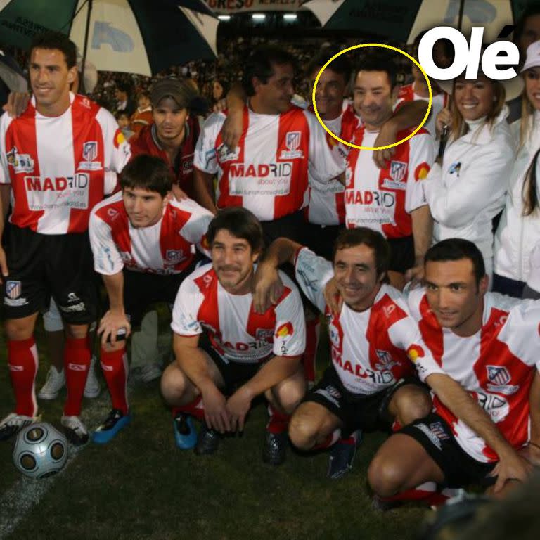 Hijitus y un rol impensado: jugando al fútbol con sus amigos de la TV (Foto: Gentileza Olé)