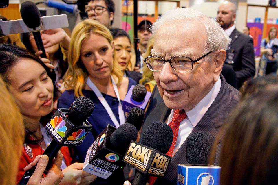 Chairman and CEO of Berkshire Hathaway Warren Buffett, a lifelong newspaper reader and owner, has apparently given up on newspapers and is selling its more than 30 publications to Lee Enterprises for $140 million.