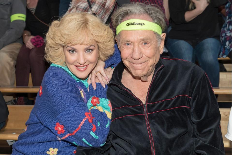 Wendi McLendon-Covey and George Segal