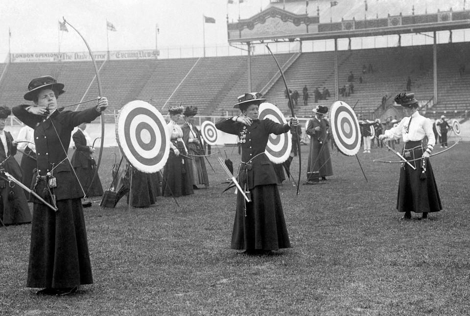 Lady Archers : 1908 (PA Images / via Getty Images)