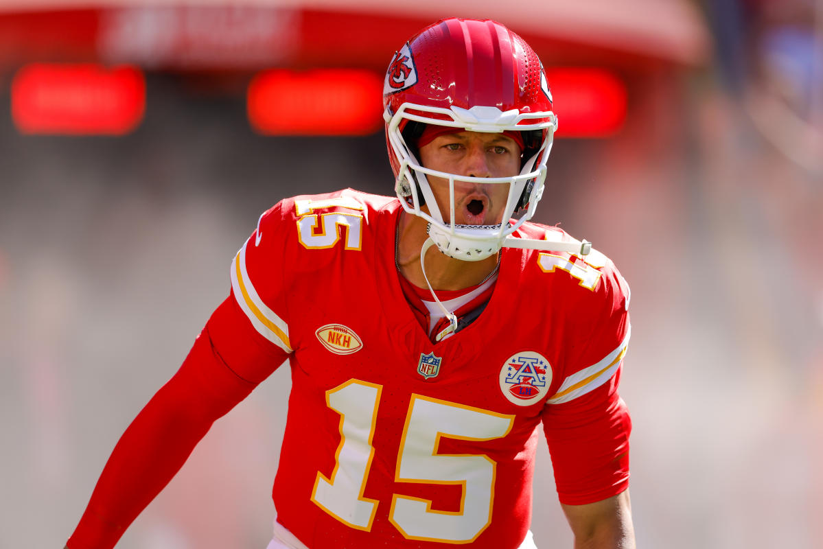 2-time Super Bowl champ Patrick Mahomes offers Justin Fields advice amid  Bears QB's early season struggles