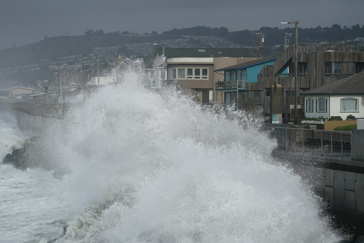 Le surf prend un nouveau sens à mesure que les vagues californiennes grossissent à mesure que la Terre se réchauffe, selon des recherches
