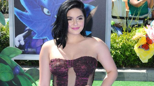 Ariel Winter Smokes a Giant Cigar in a Bra and Sheer Top in China: See Her  Sexy Travel Pics!