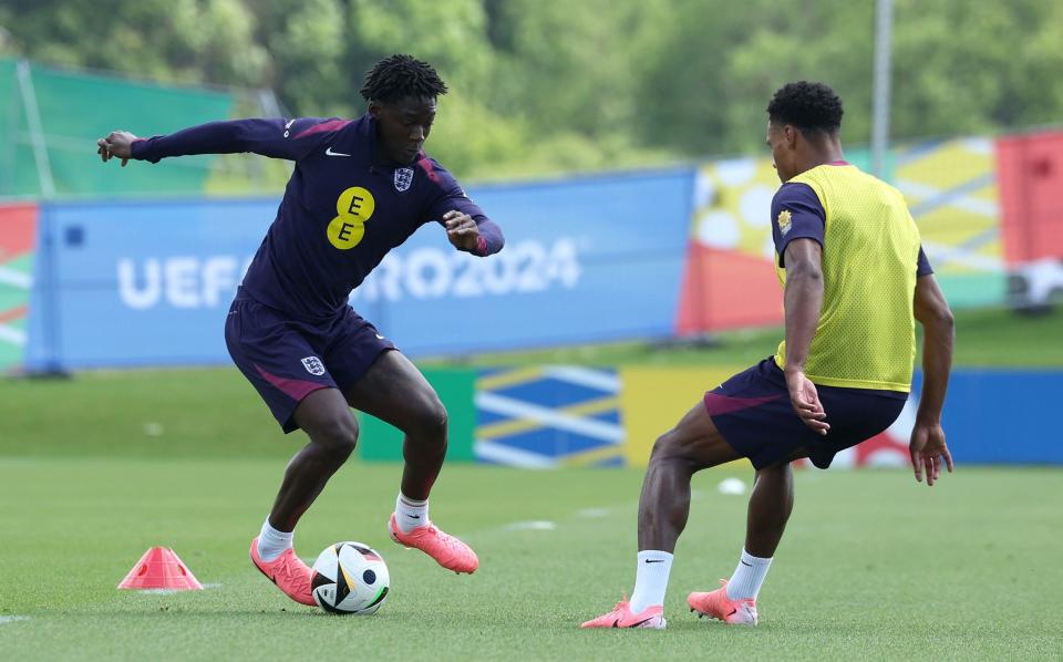 Kobbie Mainoo in England training before their match against Slovakia