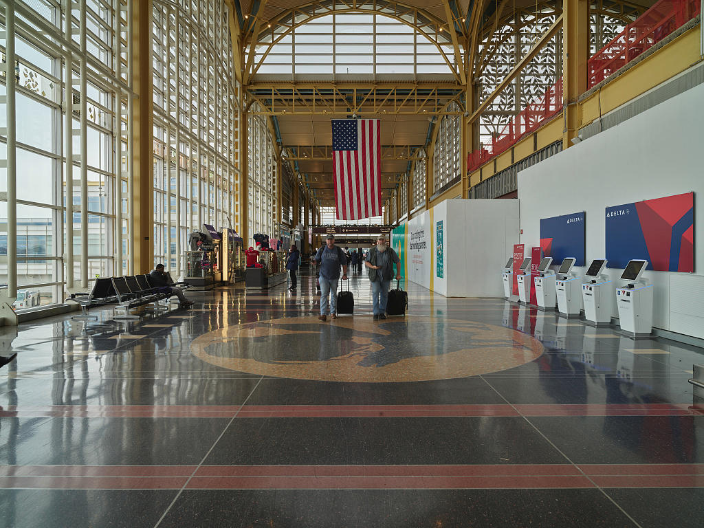 The terminal at Ronald Reagan Washington National Airport in Arlington, Virginia, the closest of three large international airports to Washington, D.C. (Carol Highsmith/Library of Congress)