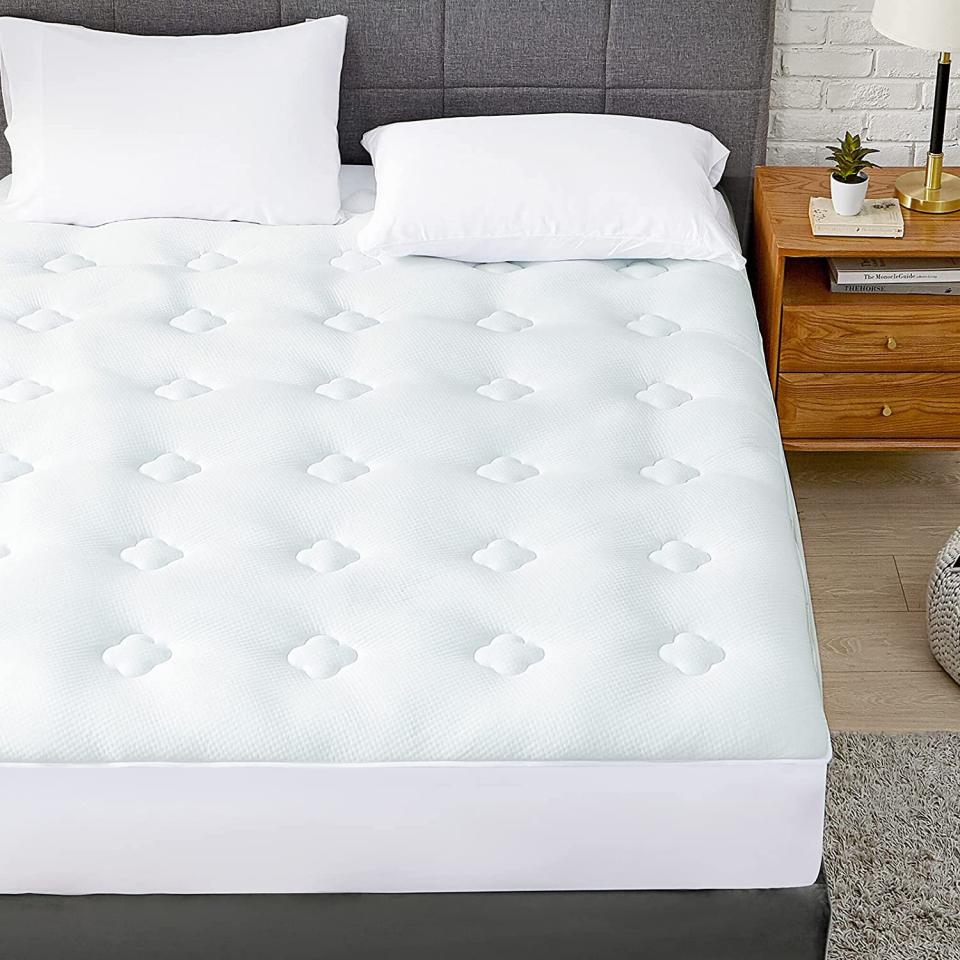 Memory Foam Queen Mattress Cooling Pad