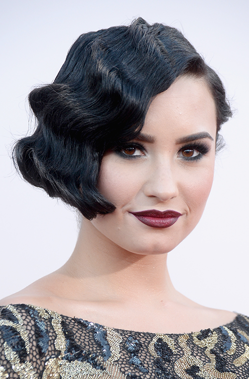 Best Beauty Looks From The AMA Red Carpet