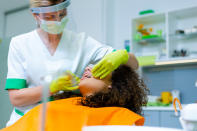 <p>Odontología es otra salida interesante, con un 64,1% de los graduados encontrando trabajo en cuatro años. (Foto: Getty Images).</p> 