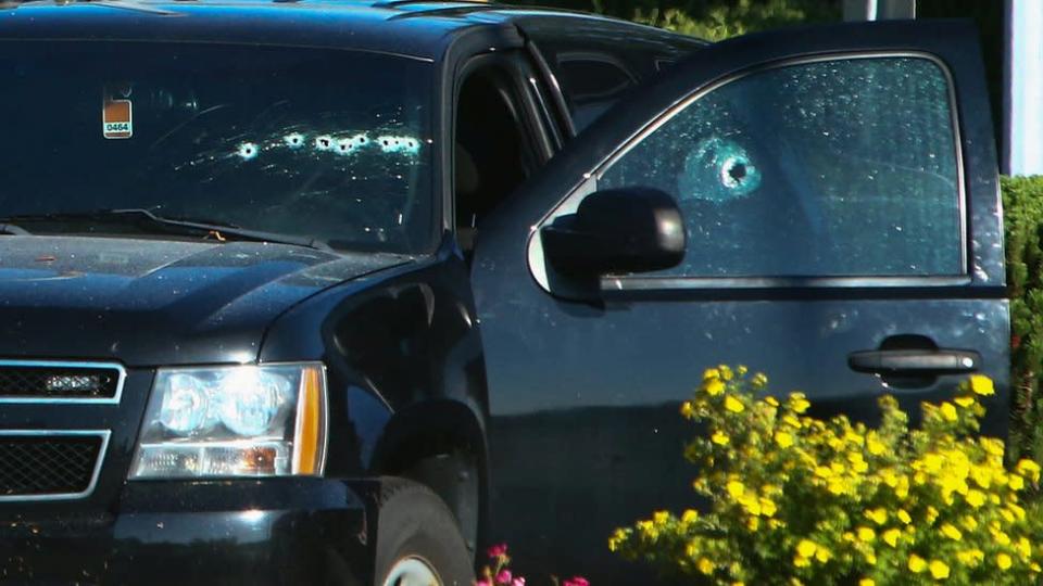 Veículo que foi atingido durante ataque a tiros no Canadá