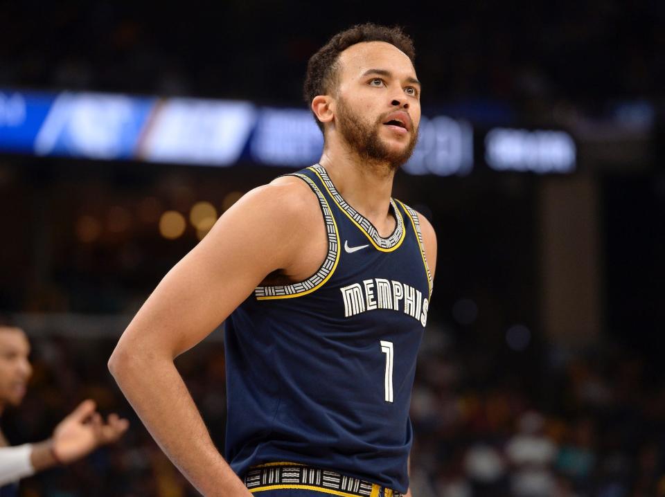 Kyle Anderson looks up during a game.