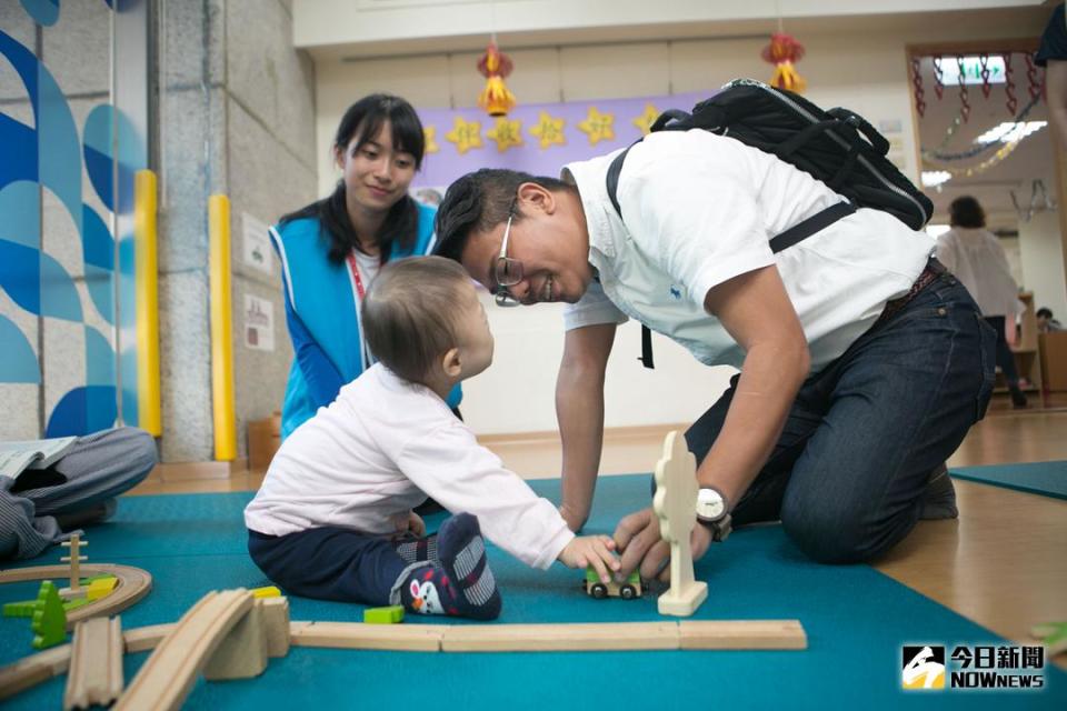 ▲竹市親子館推出多項共融設施，讓身障家庭開心玩。（圖／陳志偉攝，2017.10.22）