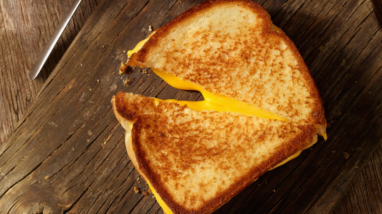 grilled American cheese sandwich