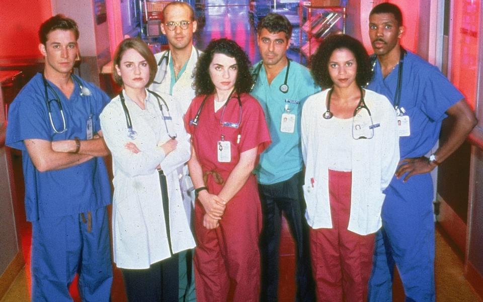 <p>Es war einfach mehr als nur eine Notaufnahme: 14 Jahre und 331 Folgen lang begleitete die Clique von "Emergency Room" eine ganze TV-Generation. Doch was machen die Stars (von links: Noah Wyle, Sherry Stringfield, Anthony Edwards, Julianna Margulies, George Clooney, Gloria Reuben und Eriq La Salle) eigentlich heute? (Bild: Hulton Archive/Courtesy of Getty Images)</p>