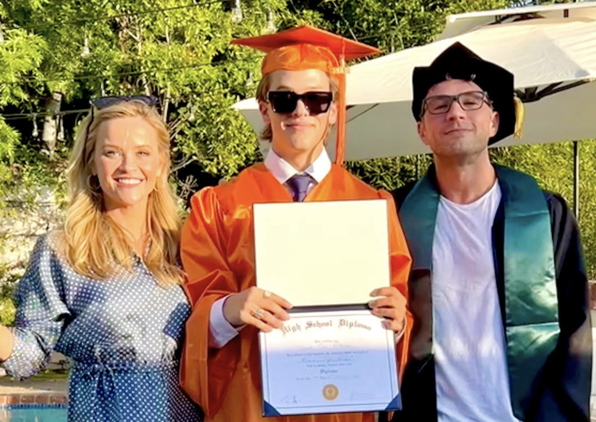 Reese Witherspoon and Ryan Phillippe reunite for Deacon’s homeschool graduation