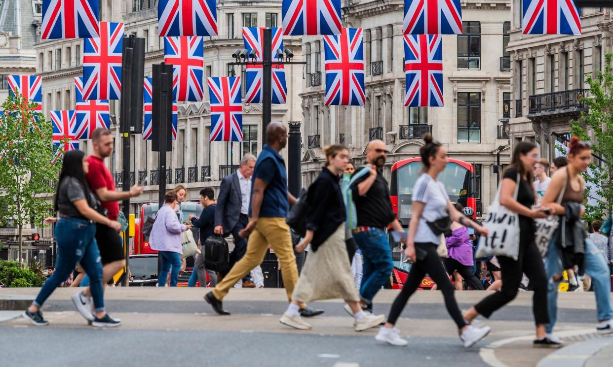 <span>Shoppers on Oxford Street in central London.</span><span>Photograph: Guy Bell/Rex/Shutterstock</span>