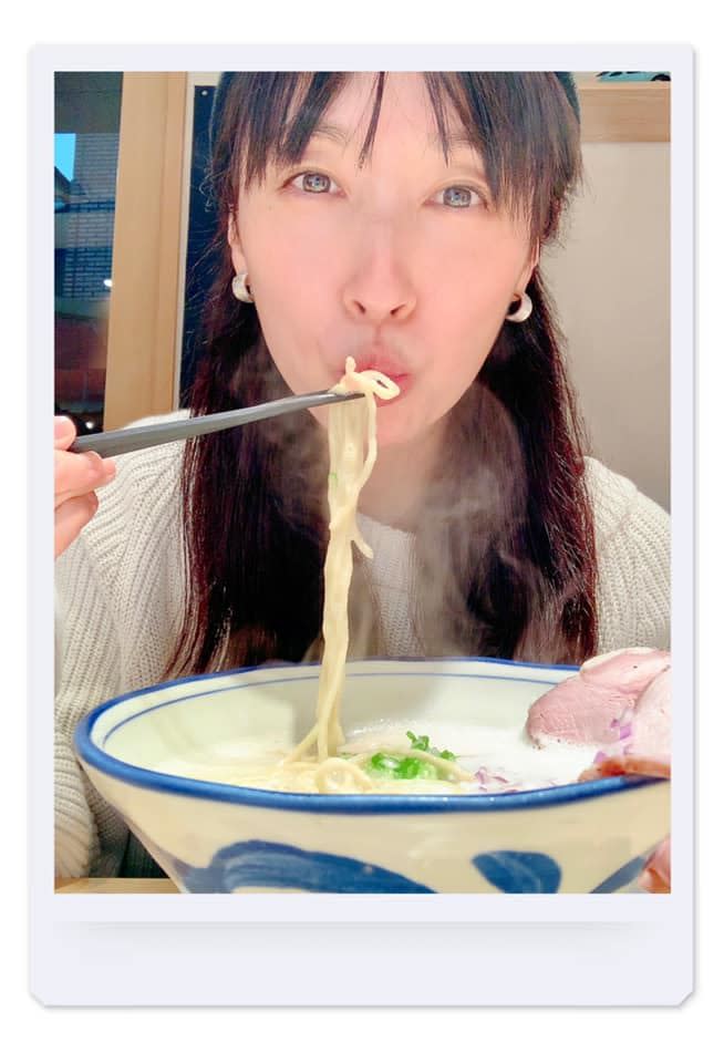 田中千繪在臉書發文，跟粉絲分享自己是「不太愛吃拉麵的日本人」。（圖／翻攝自田中千繪臉書）