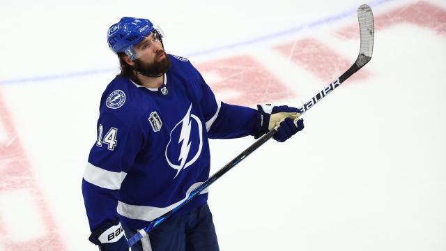 South Countys Hockey Hero Pat Maroon Does It Again Winning Stanley Cup With Tampa Bay 