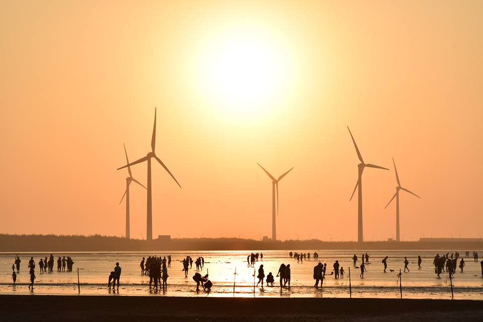 綠色能源風電機組。   圖：翻攝自經濟部風力發電單一服務窗口臉書（資料照片）