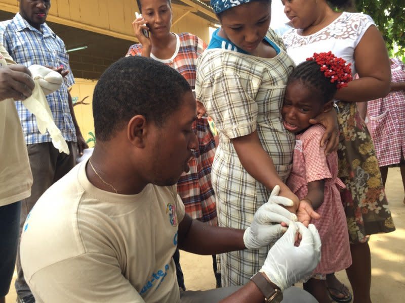 我國從2000年起就派員到聖國協助瘧疾防治。（蔡坤憲提供）