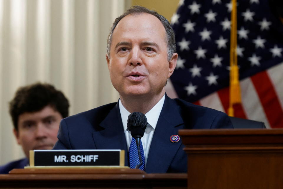 加利福尼亚州民主党众议员 Adam Schiff 于 2022 年 6 月 21 日在国会山举行的 1 月 6 日委员会会议上发表讲话。（Jonathan Ernst/路透社）