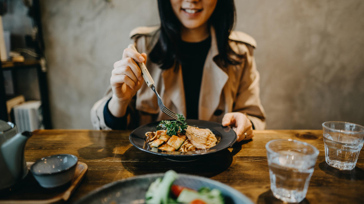 It encourages people to make new friends while eating. [Photo: Getty]