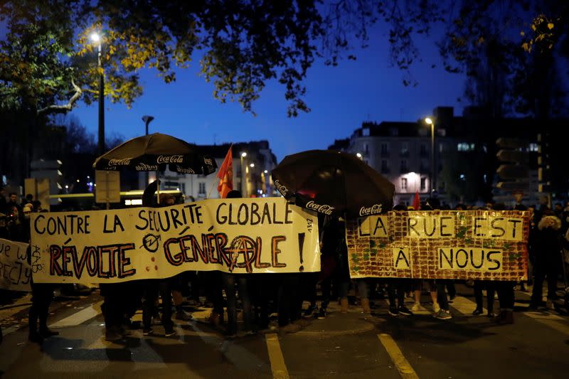 Protests in France over proposed curbs on identifying police