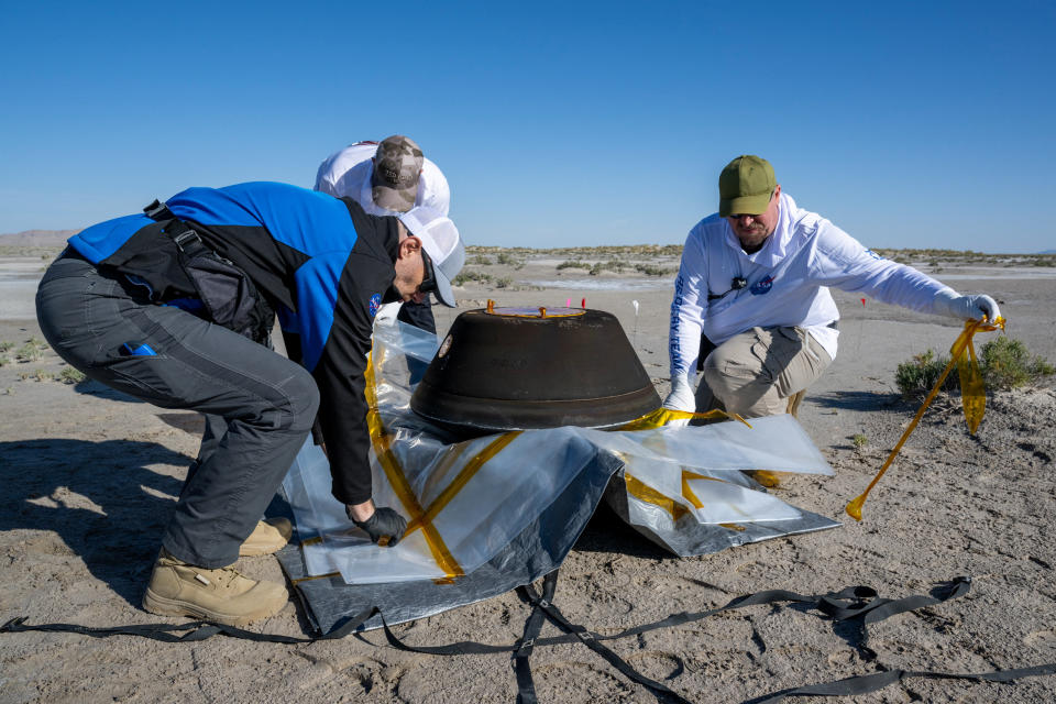 美國國家航空暨太空總署（NASA）的太空艙帶小行星樣本返回地球。（NASA/Keegan Barber/Handout/路透社）