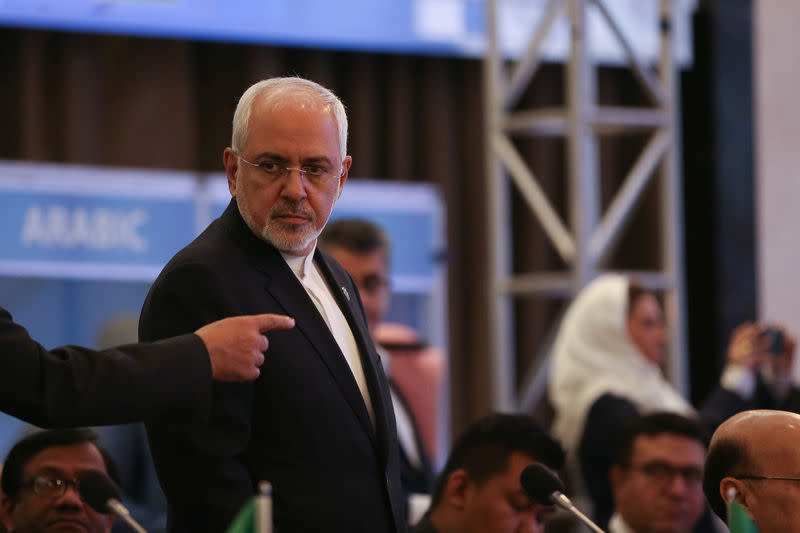 Le ministre iranien des Affaires étrangères, Mohammad Javad Zarif (photo), a jugé insuffisants dimanche les efforts déployés par l'Union européenne pour sauver l'accord sur le programme nucléaire de la République islamique, dénoncé par les Etats-Unis. /Photo prise le 18 mai 2018/REUTERS/Hudaverdi Arif Yaman