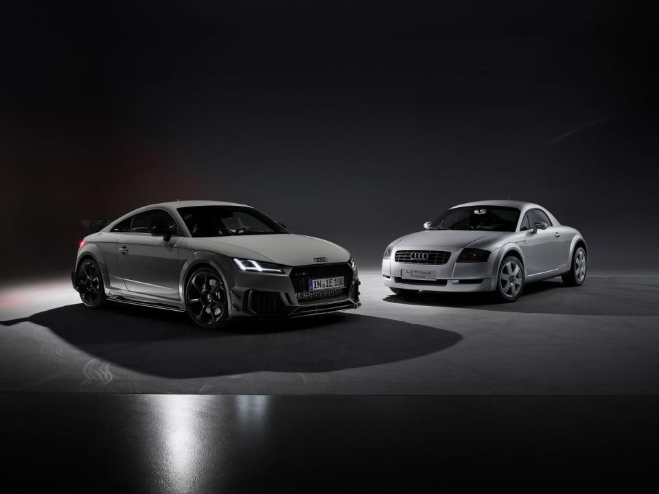 audi tt rs coupé iconic edition, static photo, colour nardo greyaudi tt coupé showcar, static photo, colour light silver metallic