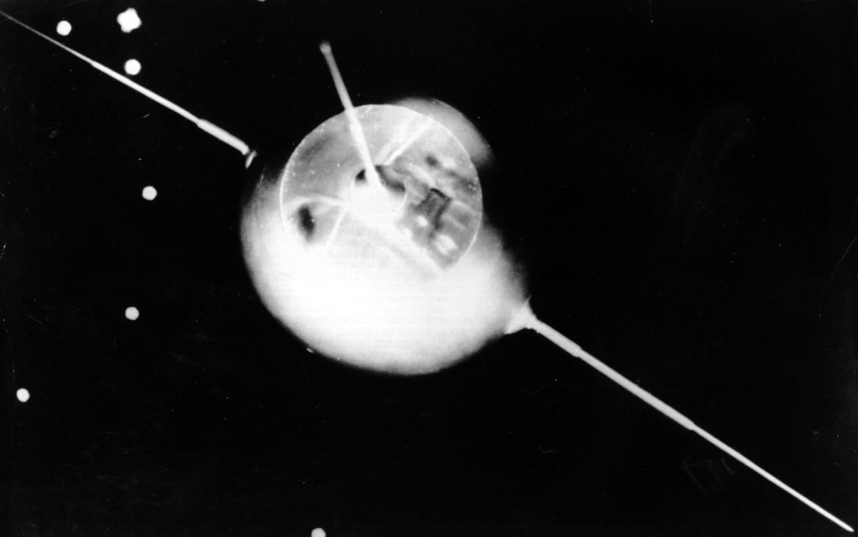 SPUTNIK 1 MODEL