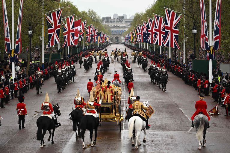 Coronación Carlos lll; mundo; londres; Reino Unido; Palacio Westminster; Rey Carlos lll; Carroza