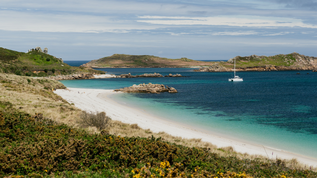  A beach bay on St Martin's. 