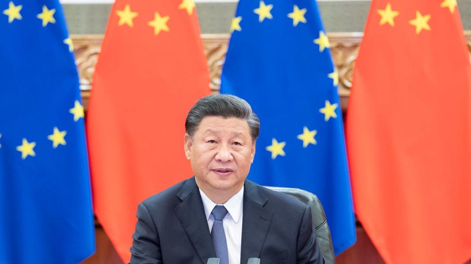 Chinas Präsident Xi Jinping nimmt an einer Videokonferenz mit den EU-Spitzen teil (Archiv). Die EU fordert von China weitreichende Zugeständnisse vor einem Abschluss der Verhandlungen über das geplante Investitionsabkommen.