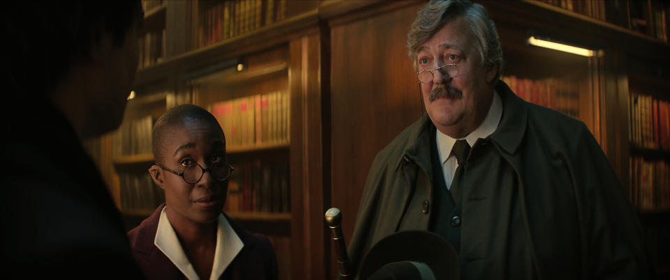 Vivienne Acheampong as Lucienne, Stephen Fry as Gilbert in “The Sandman.” - Credit: COURTESY OF NETFLIX