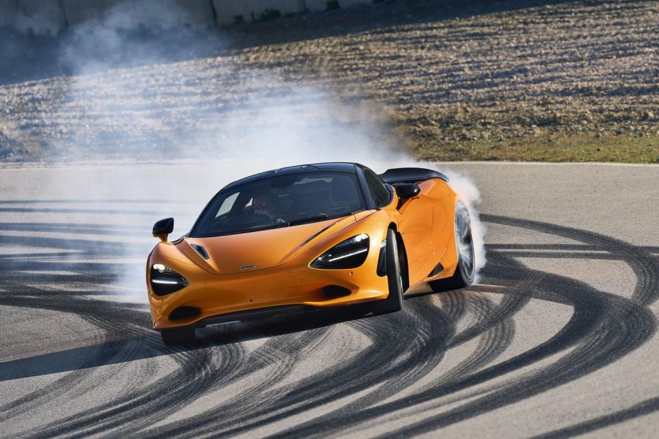 <p>2024 McLaren 750S Coupe</p>