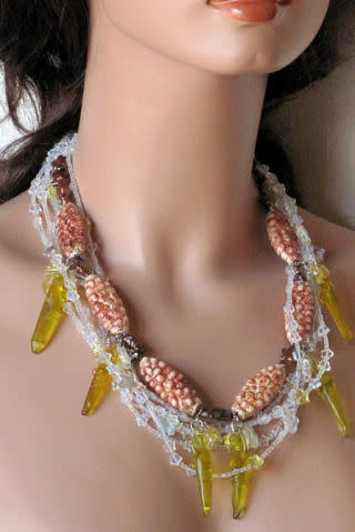 A Vintage Acrylic Pod Necklace