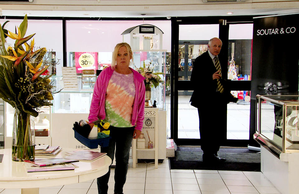 FROM ITV

STRICT EMBARGO - No Use Before Tuesday 11th October 2022

Coronation Street - Ep 1077172

Monday 17th October 2022

Fern [GABRIELLE GLAISTER] arrives for her cleaning job at the jewellery shop. Assuming her to be Bernie, the owner leaves her to lock up when sheâ€™s finished.

Picture contact - David.crook@itv.com

Photographer - Danielle Baguley

This photograph is (C) ITV Plc and can only be reproduced for editorial purposes directly in connection with the programme or event mentioned above, or ITV plc. Once made available by ITV plc Picture Desk, this photograph can be reproduced once only up until the transmission [TX] date and no reproduction fee will be charged. Any subsequent usage may incur a fee. This photograph must not be manipulated [excluding basic cropping] in a manner which alters the visual appearance of the person photographed deemed detrimental or inappropriate by ITV plc Picture Desk. This photograph must not be syndicated to any other company, publication or website, or permanently archived, without the express written permission of ITV Picture Desk. Full Terms and conditions are available on  www.itv.com/presscentre/itvpictures/terms
