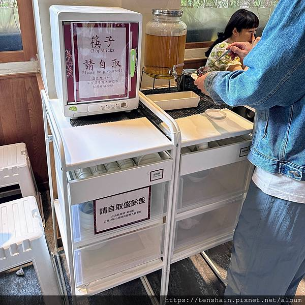 雙月食品社